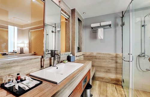 Sector 14 Hotel | Quality Inn Gurgaon