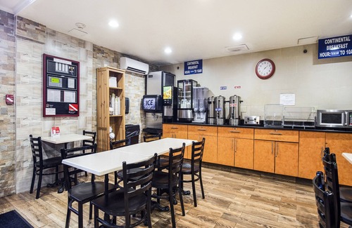 Rochdale Hotel | Quality Inn JFK Airport Rockaway Blvd