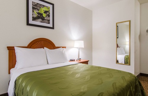 Junction City Hotel | Quality Inn Junction City - Near Fort Riley