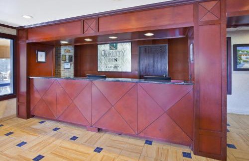 Marshall Hotel | Quality Inn Marshall near I-69