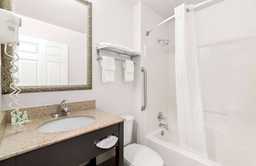 Merrimack Hotel | Quality Inn Merrimack - Nashua