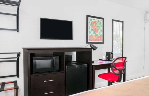Palmetto Bay Hotel | Quality Inn Miami South