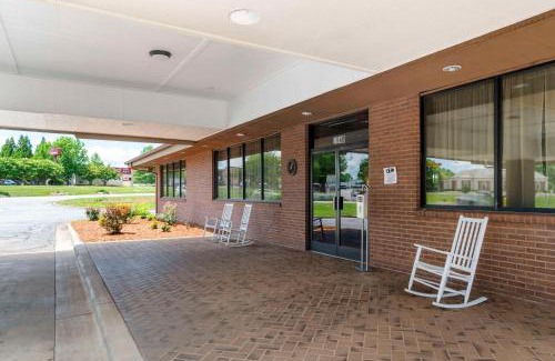 Wilkesboro Hotel | Quality Inn near Speedway