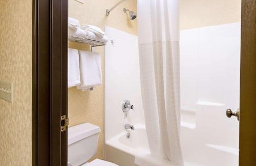 Parkersburg Hotel | Quality Inn Parkersburg North-Vienna