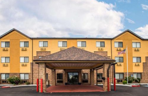 Peru Hotel | Quality Inn Peru near Starved Rock State Park