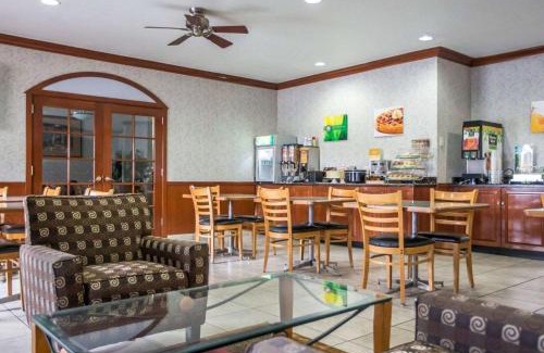 Peru Hotel | Quality Inn Peru near Starved Rock State Park