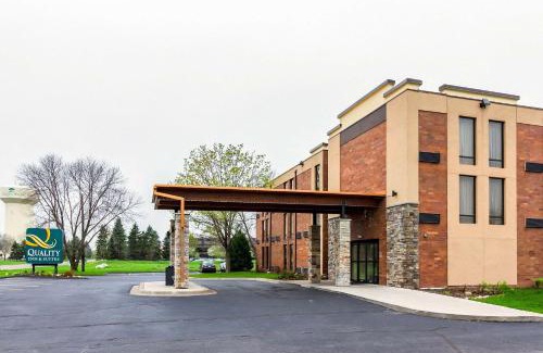 Arden Hills Hotel | Quality Inn & Suites Arden Hills - Saint Paul North