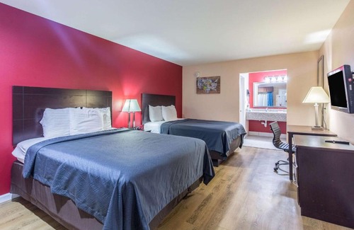 Bridge City Hotel | Quality Inn & Suites Bridge City Orange