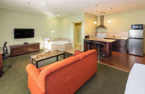 Whitecourt Hotel | Quality Inn & Suites