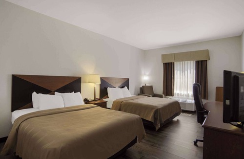 Scotland Hotel | Quality Inn & Suites Chambersburg Northeast