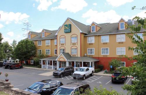 Sharonville Hotel | Quality Inn & Suites Cincinnati Sharonville