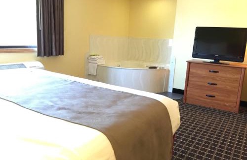 Harrington Hotel | Quality Inn & Suites Harrington - Milford