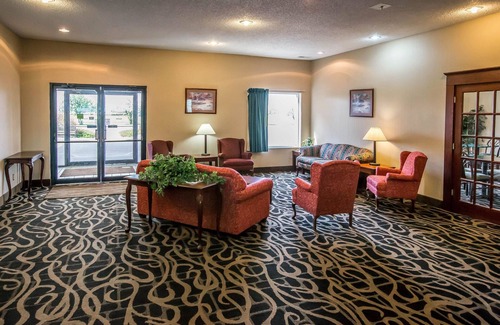 Mendota Hotel | Quality Inn & Suites Mendota near I-39