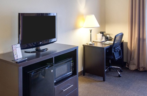 Niles Hotel | Quality Inn & Suites Niles