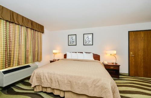 Stoughton Hotel | Quality Inn & Suites Stoughton - Madison South