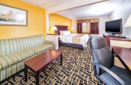 Danville Hotel | Quality Inn & Suites