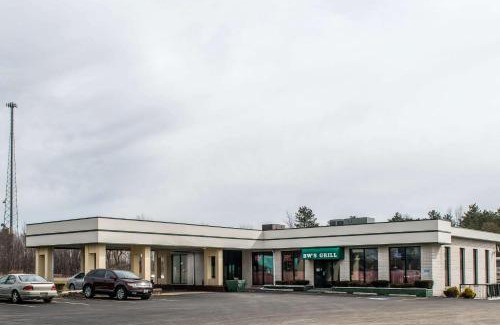 Fairview Hotel | Quality Inn & Suites