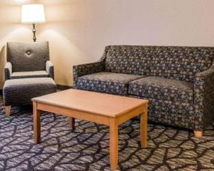 Warren Hotel | Quality Inn & Suites Warren - Detroit