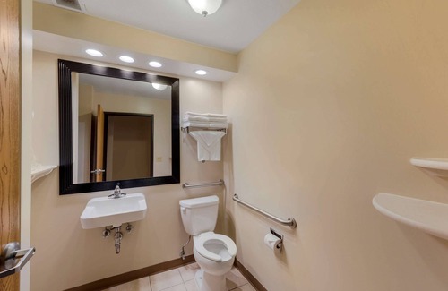 Hamilton Hotel | Quality Inn