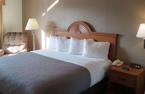 Huntington Hotel | Quality Inn