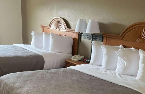 Huntington Hotel | Quality Inn