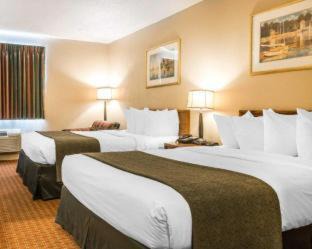 St Ignace Hotel | Quality Inn