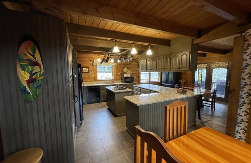 Mount Hope Cabin | Quality Time Together! Log Cabin Sleeps 28 Kids Love It!
