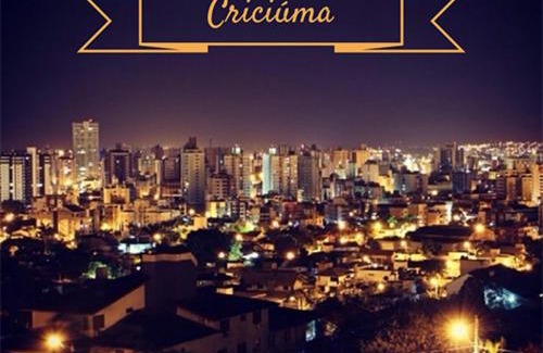Centro House | QUARTO TOP no CENTR0 com Cama Box de casal - acomoda até 2 pessoas - Home Office - WIFI - Smart TV com Apps Youtube - Cozinha - banheiro - Sala de Estar - Apto compartilhado com Anfitriões experientes em hospedar - Superhost no BnB 5 estrelas