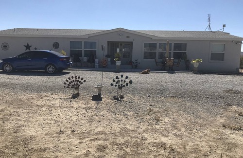 Crystal House | Queen bed Private Bath, Death Valley Front site