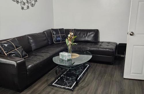 Rexdale Bed & Breakfast | Queen bedroom