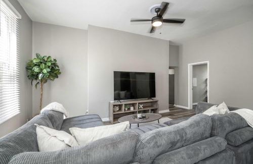 Roselawn Finance House | Queen City Grand House
