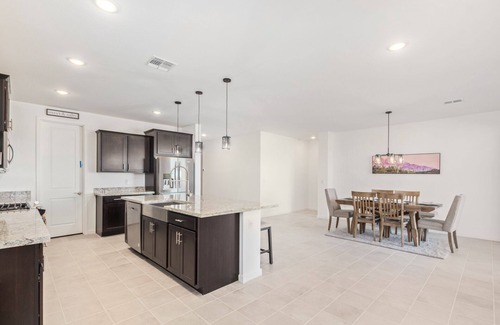 San Tan Valley House | Queen Creek Putting Green & More