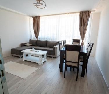 Uzice Apartment | Queen