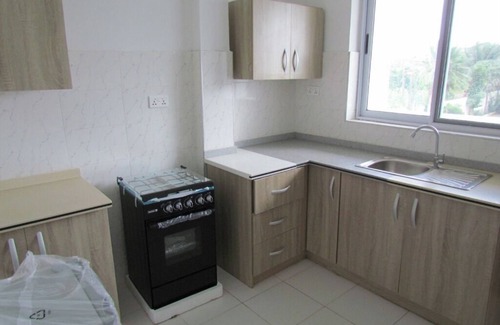 Taifa Apartment | Queen-sized 2 bedroom Apt near Accra @ Victoria Grand apartments