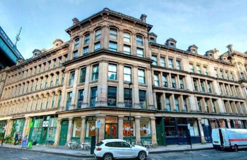 Newcastle-upon-Tyne Apartment | Queen Street Quayside Apartment, NE1 Grade 2 Listed