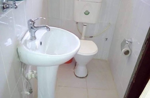 Ashaiman Hotel | Queens Hotel