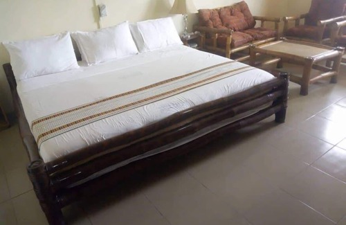 Ashaiman Hotel | Queens Hotel