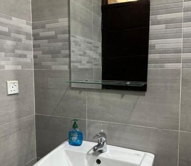 Accra Apartment | Queens Valley View Holiday Home