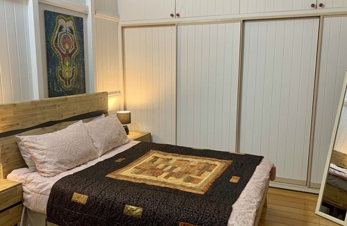 Hermit Park Apartment | Queenslander on Queens - Upstairs Unit