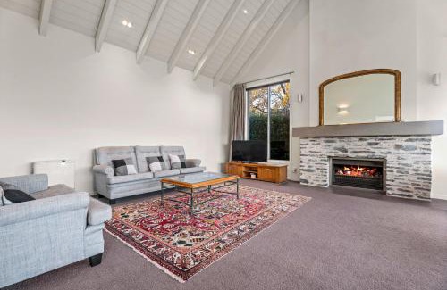 Lake Hayes House | Queenstown Lifestyle and Lakeview