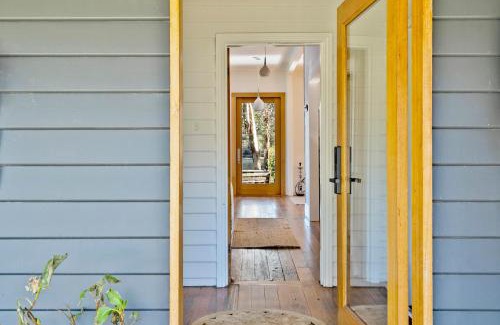 Barnes Bay House | 'Questa' Heritage Cottage