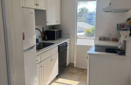 Atlantic Beach Condo | Quiet 2-bedroom condo with WiFi, AC in brilliant Atlantic Beach steps from ocean