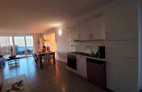 Povljana Apartment | Quiet 69m2 apartment by the sea with garden and pool