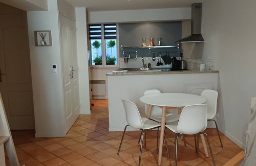 Cassis House | Quiet, air-conditioned apartment for 4 in city center