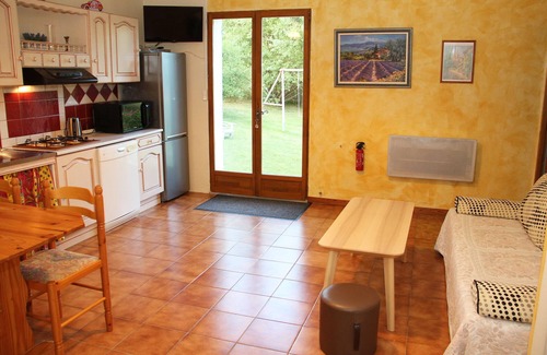 Banon House | Quiet and comfortable Provencal house with pool and large open garden