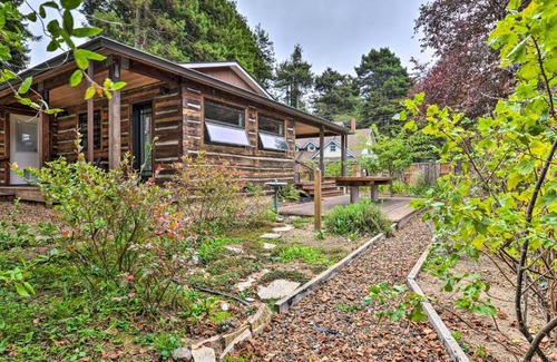 Eureka House | Quiet and Cozy Eureka Home Near Sequoia Park and Zoo!