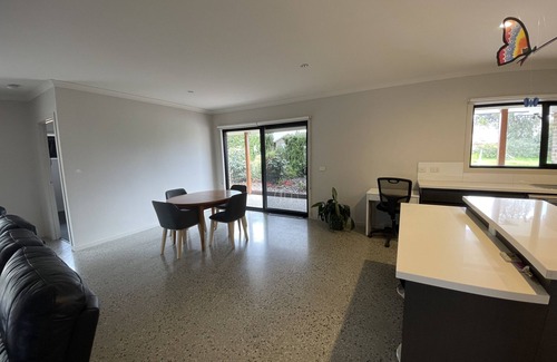 Drysdale House | Quiet and easy spot to stay and explore the northern Bellarine!