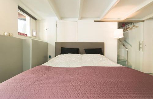 Plantage Apartment | Quiet apartment for 4 at park in center