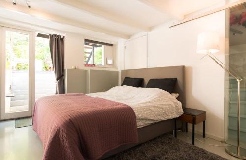Plantage Apartment | Quiet apartment for 4 at park in center