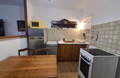 Saint-Gaultier Cottage | Quiet Apartment with Wifi in Brenne